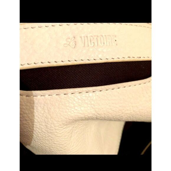 LA VICTOIRE - Quilted Faux Leather Shoulder Bag/Grommet Detail & Chain Straps ♥️ - Picture 11 of 15